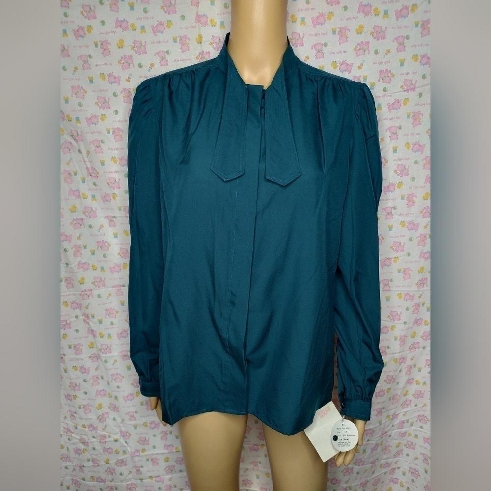 NWT Country Suburbans women's size 12 work business apparel button up shirt top